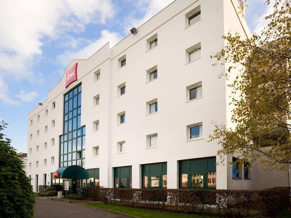 Отель Ibis Paris Le Bourget Ла-Курнёв Экстерьер фото